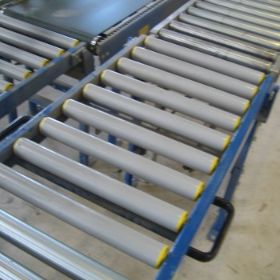 Klappelement Arnold blau Rollenbahn (1).jpg